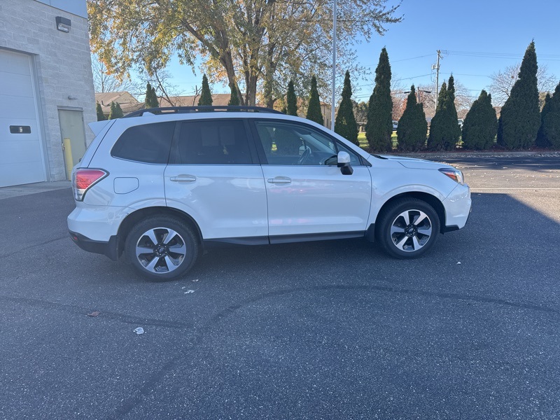 2018 Subaru Forester 2.5i Limited photo 3