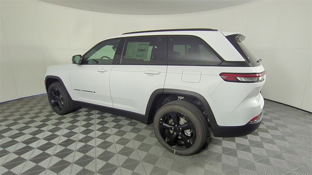 2025 Jeep Grand Cherokee Altitude X photo 2