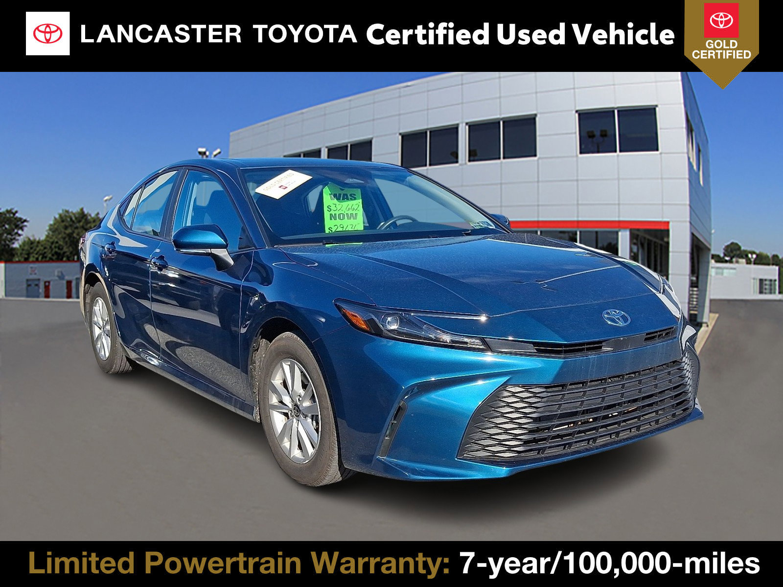 2025 Toyota Camry LE's photo