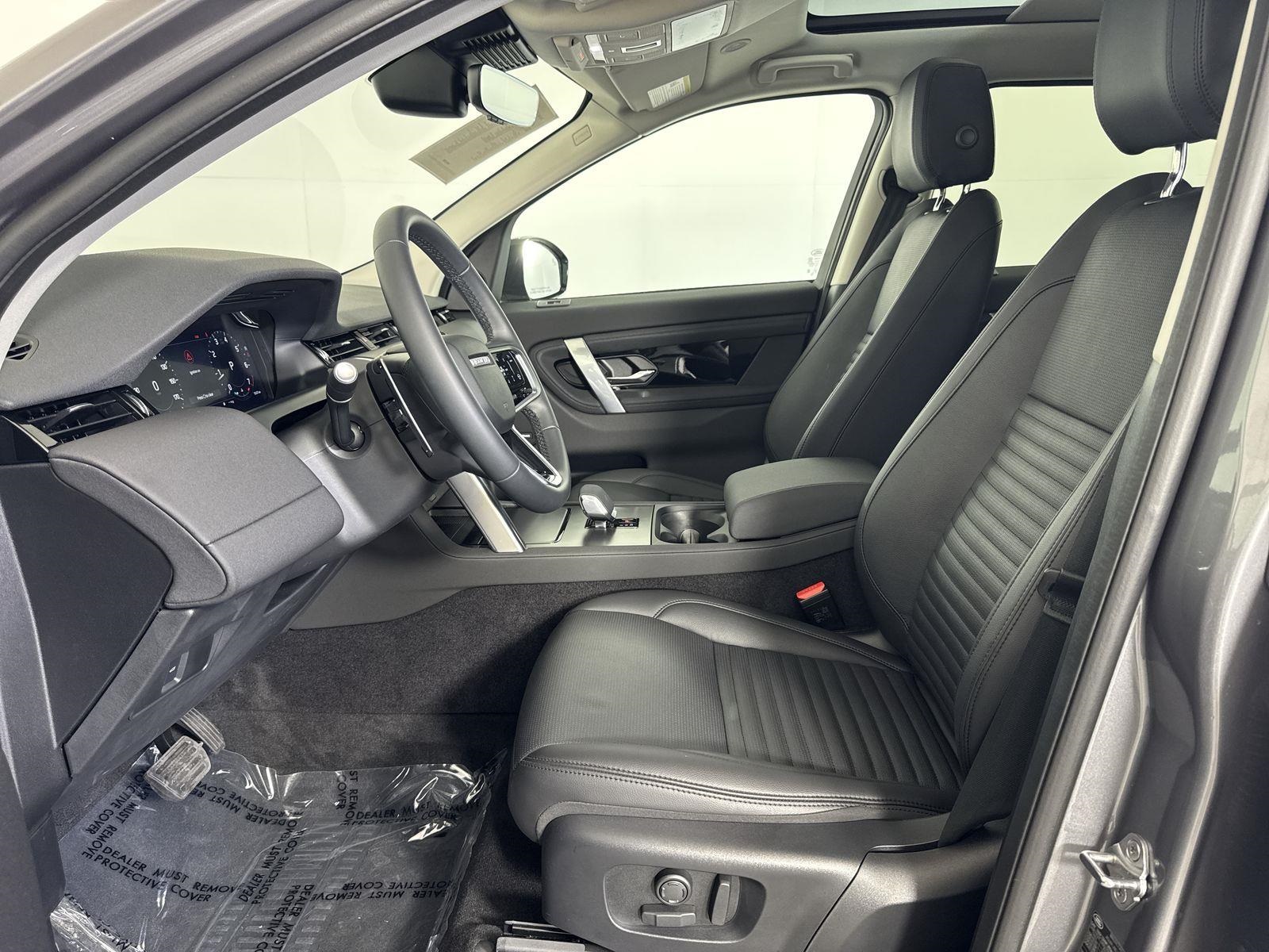 2025 Land Rover Discovery Sport S photo 22