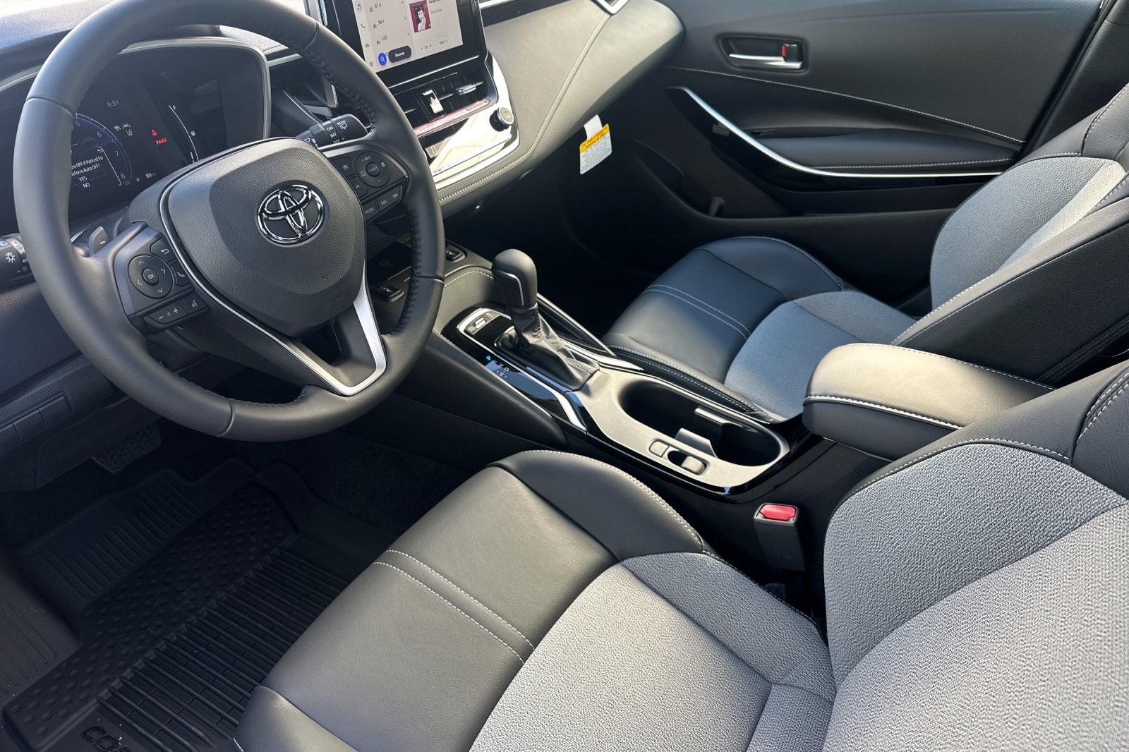 2025 Toyota Corolla XSE photo 10