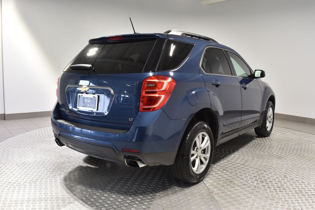 2017 Chevrolet Equinox LT photo 3