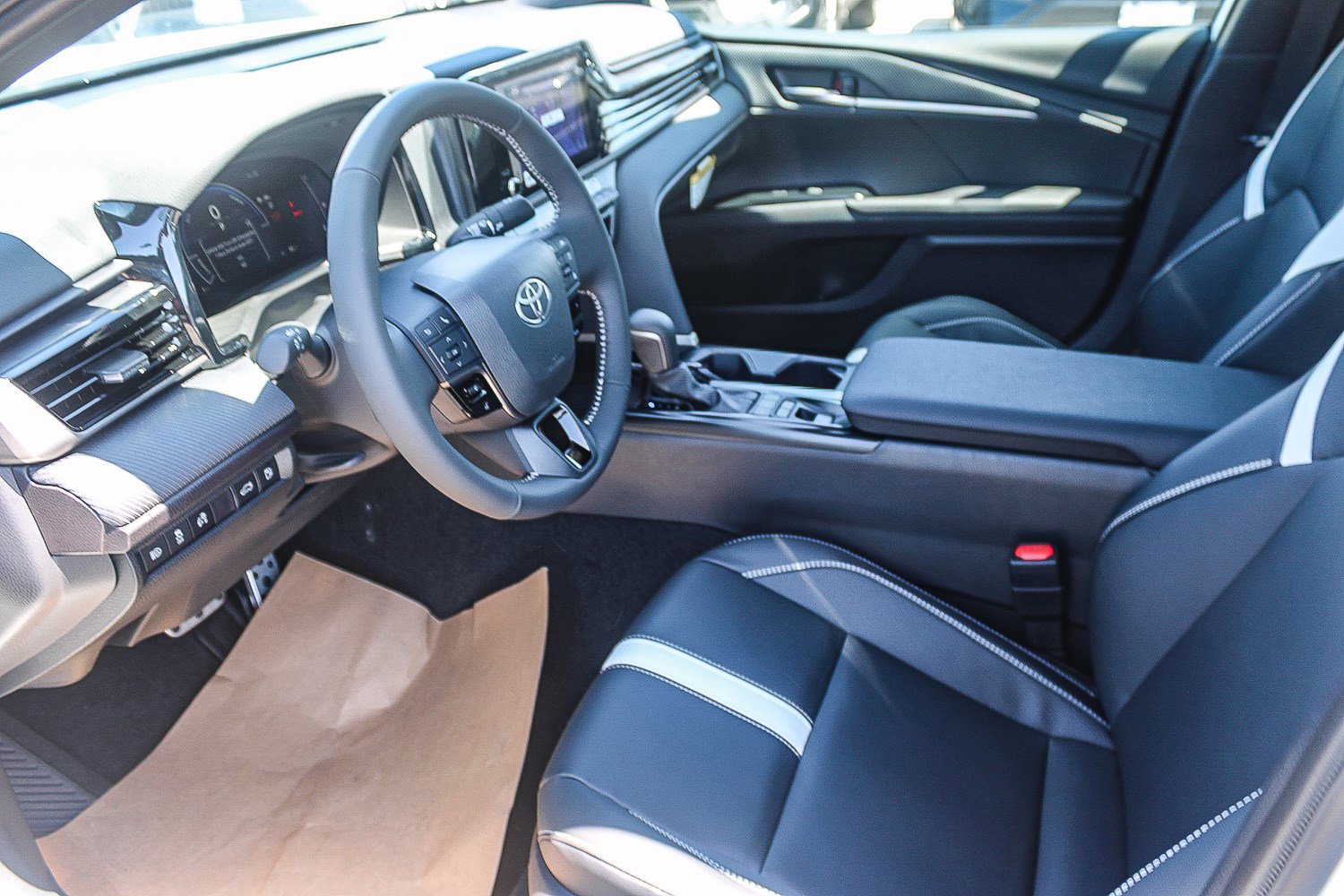 2025 Toyota Camry SE photo 18