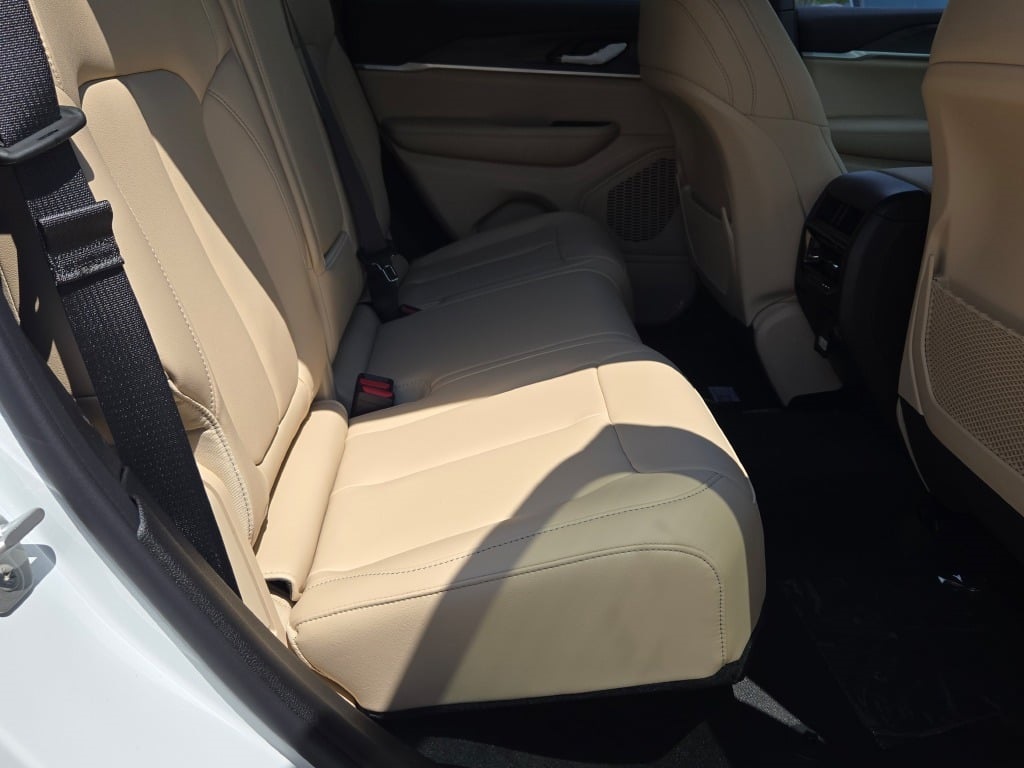 2025 Jeep Grand Cherokee Limited photo 5