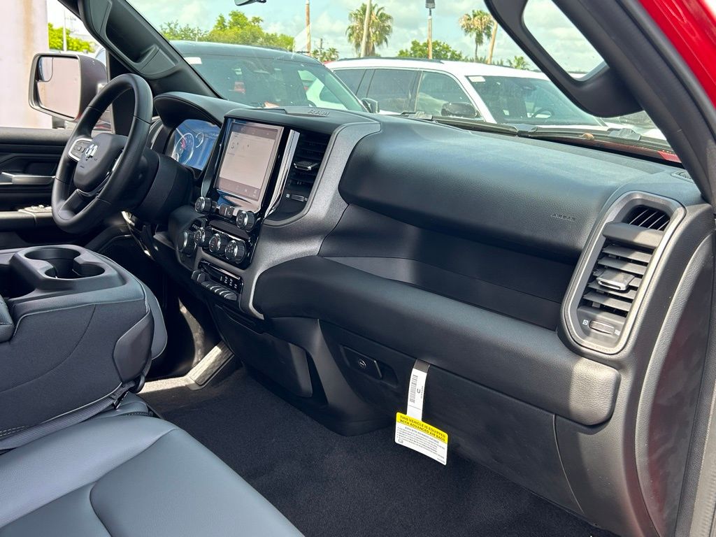 2025 Ram 1500 Tradesman photo 18