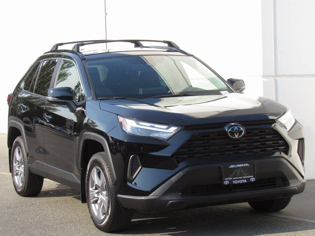 2025 Toyota RAV4 Hybrid XLE photo 2