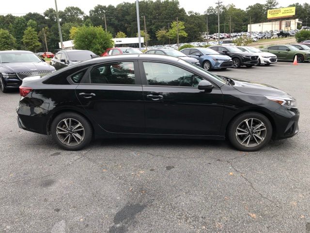 2023 Kia Forte LXS photo 2