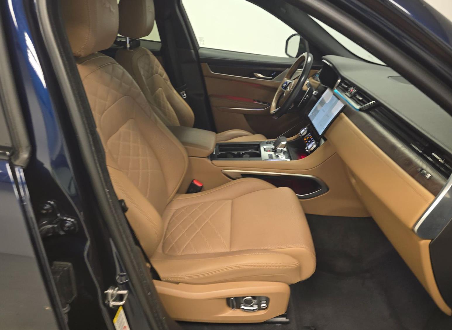 2023 Jaguar F-PACE P250 S photo 2