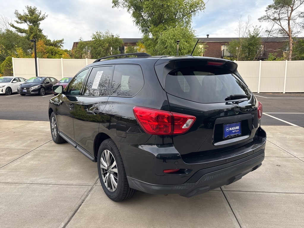 2018 Nissan Pathfinder SV photo 4