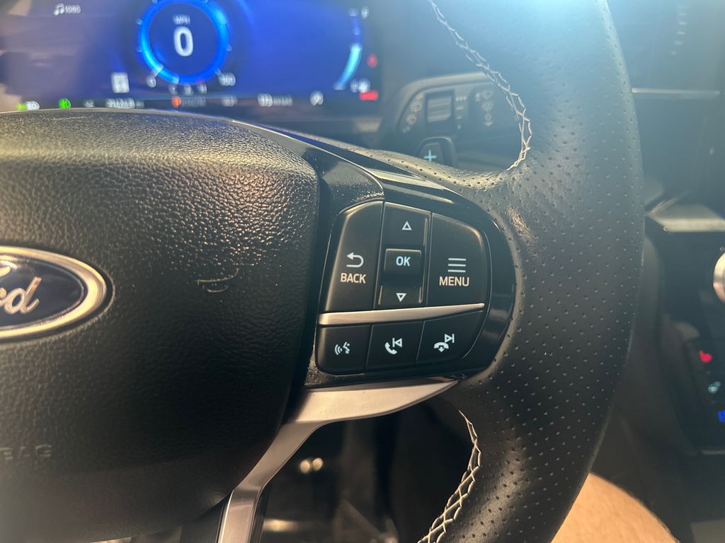 2023 Ford Explorer ST photo 20
