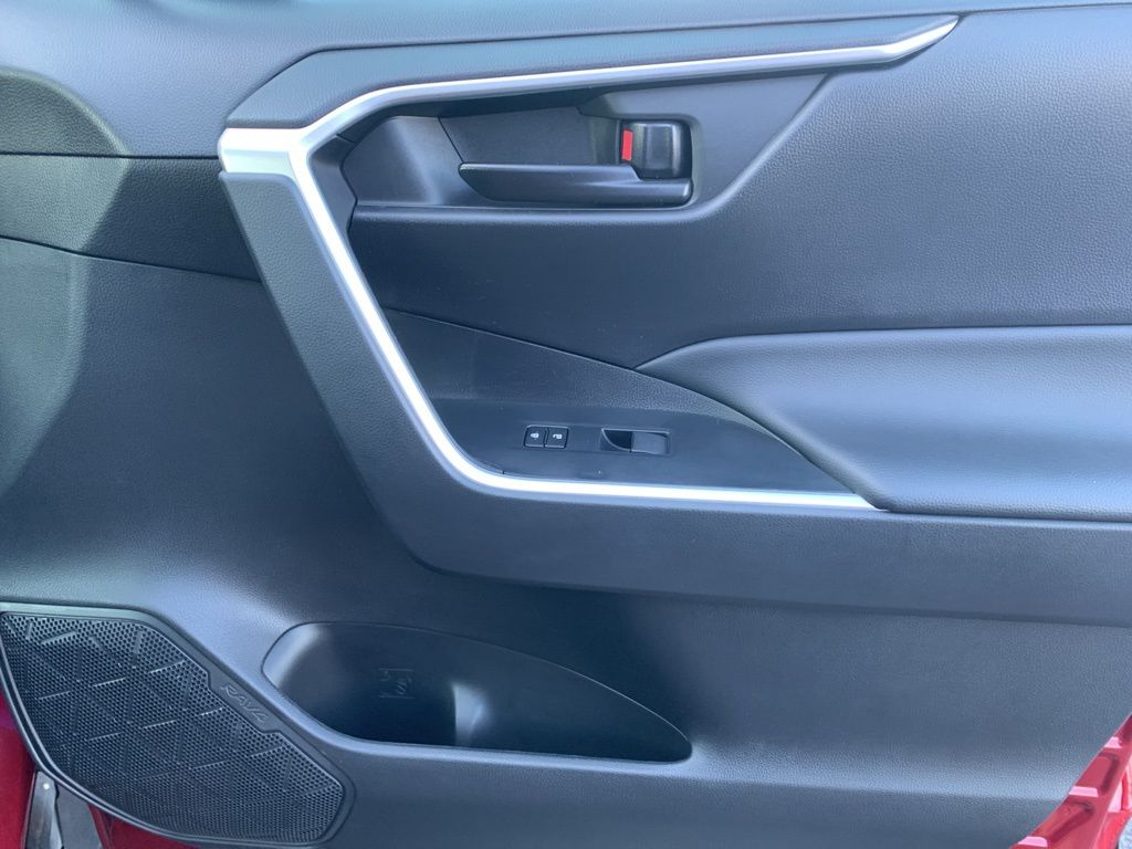 2024 Toyota RAV4 LE photo 17