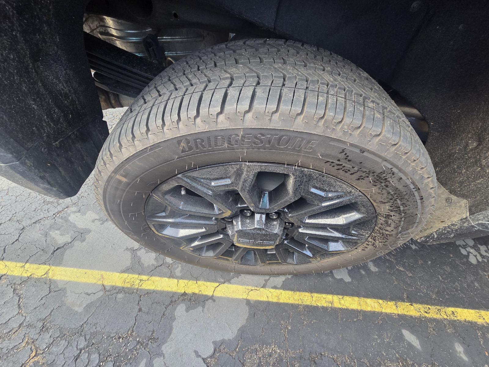 2025 Gmc Sierra 2500 HD AT4 photo 2