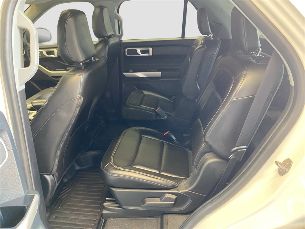 2022 Ford Explorer XLT photo 16