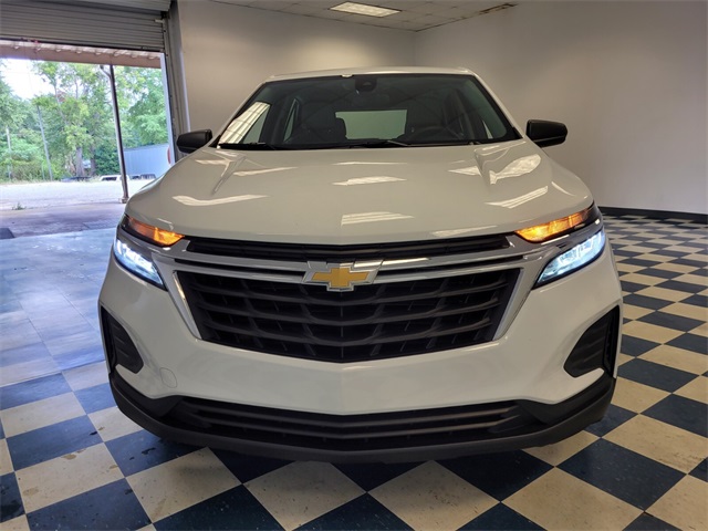 2022 Chevrolet Equinox LS photo 2