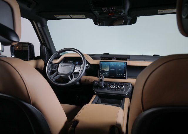 2025 Land Rover Defender 110 X-Dynamic SE photo 12