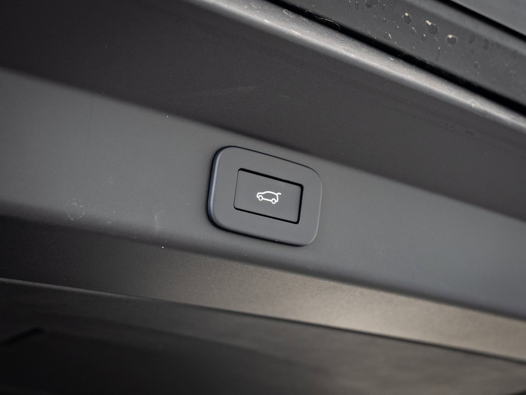 2025 Land Rover Range Rover Sport SE photo 18