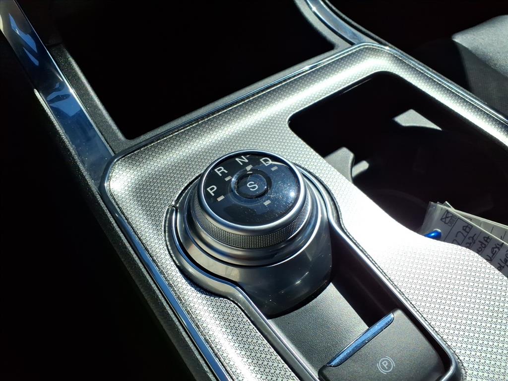 2021 Ford Edge ST photo 14