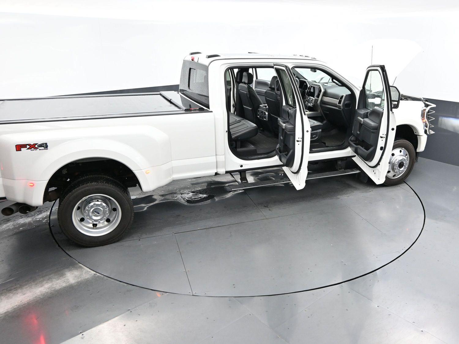 2022 Ford F-450 Platinum photo 39