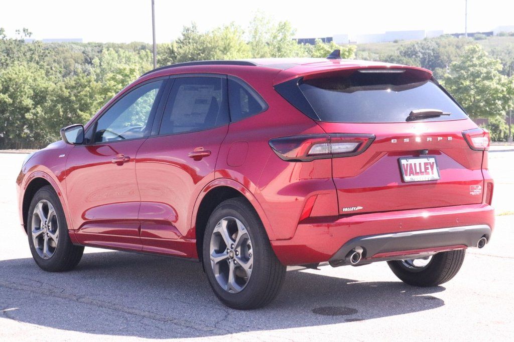 2024 Ford Escape ST-Line photo 3