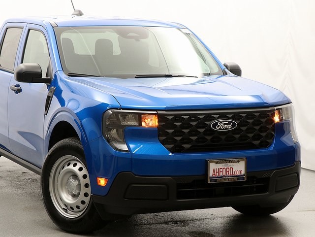 2025 Ford Maverick XL photo 2