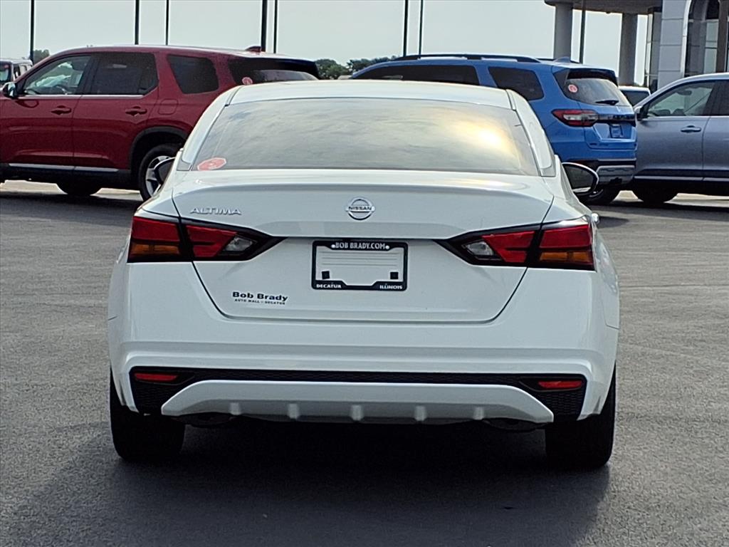 2022 Nissan Altima 2.5 S photo 11