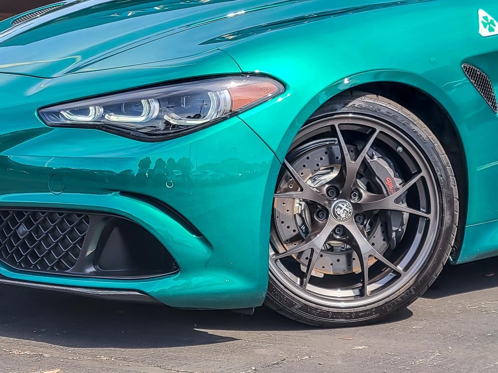 2024 Alfa Romeo Giulia Quadrifoglio photo 3