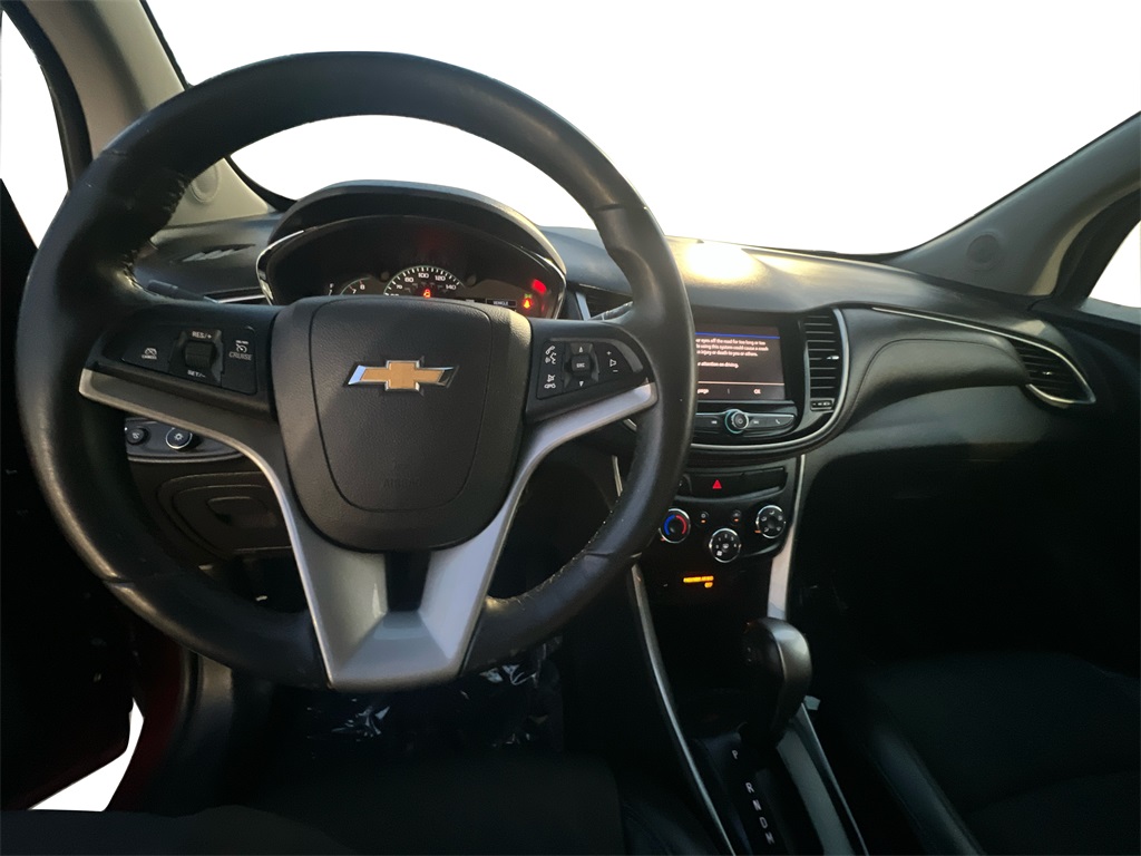 2021 Chevrolet Trax LT photo 17