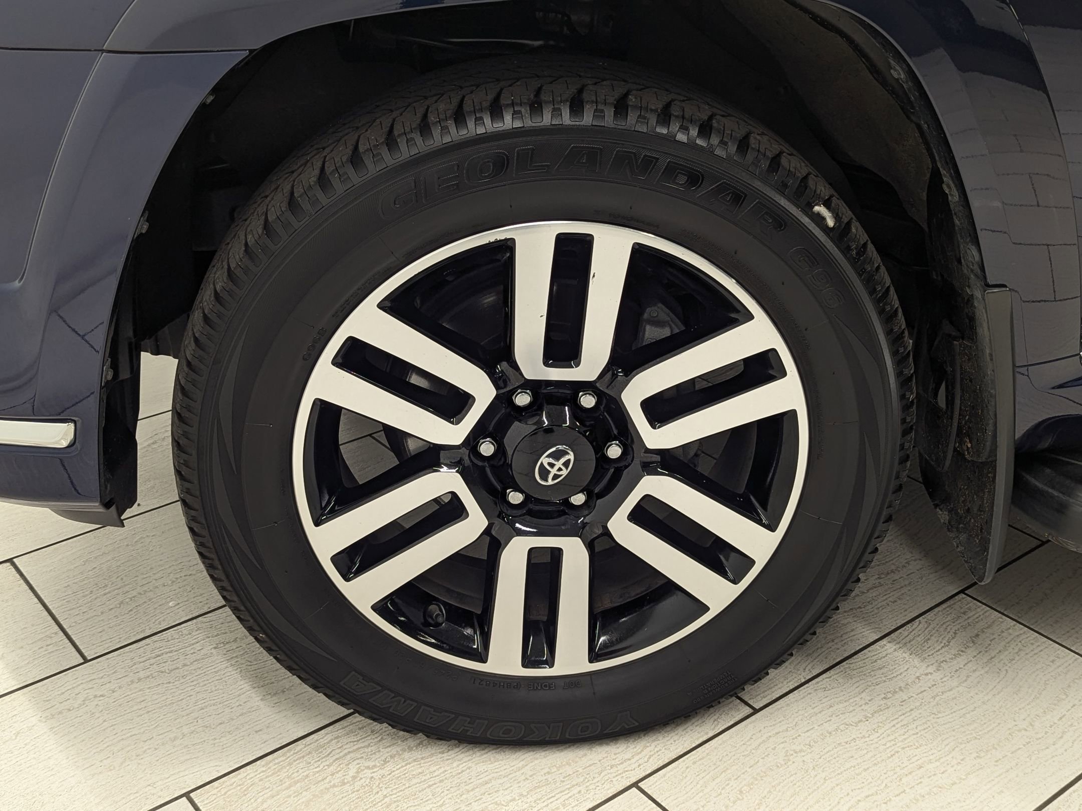 2022 Toyota 4Runner Limited photo 9