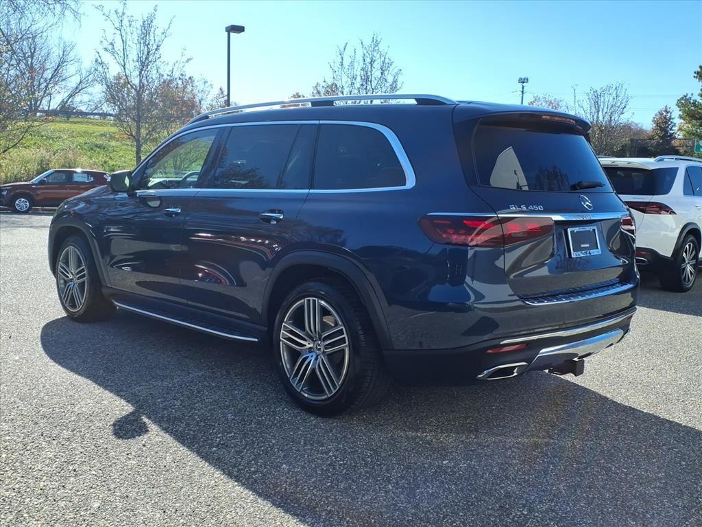 2026 Mercedes Benz GLS 450 4MATIC photo 4