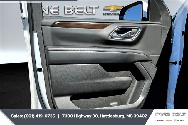 2022 Gmc Yukon SLE photo 16