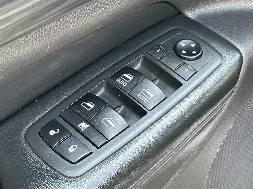 2019 Jeep Grand Cherokee Laredo E photo 26