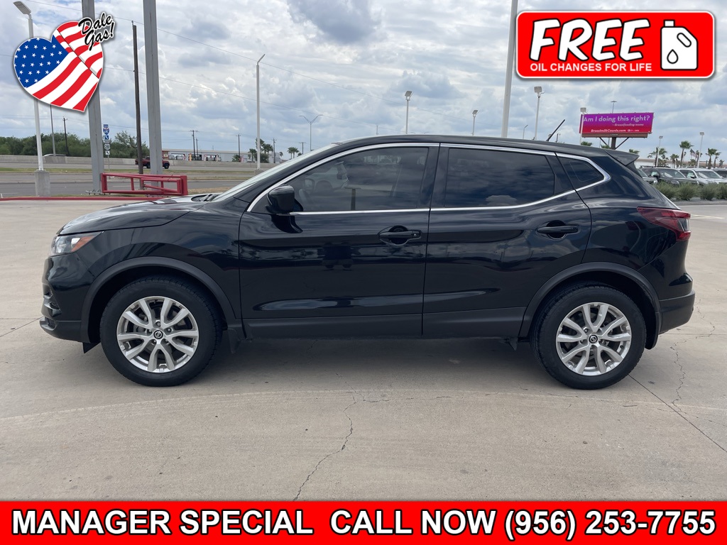 2022 Nissan Rogue Sport S photo 2