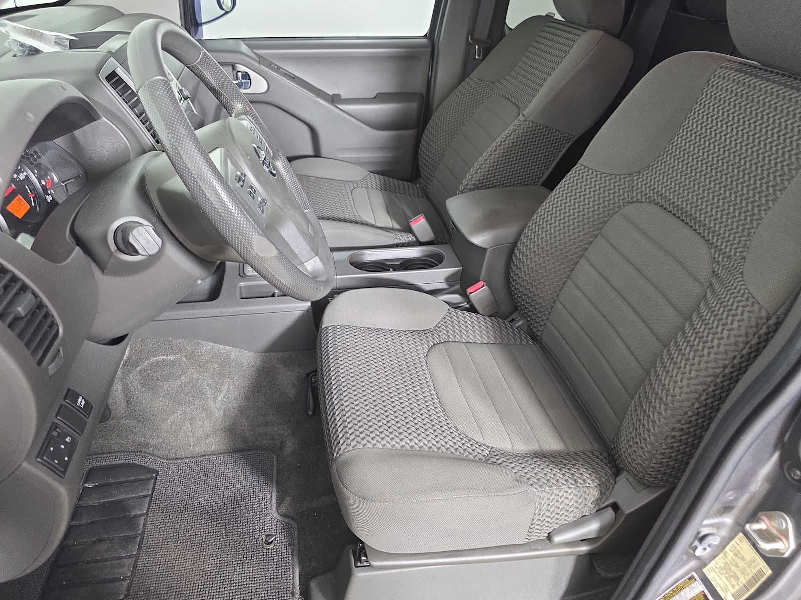 2018 Nissan Frontier SV photo 16