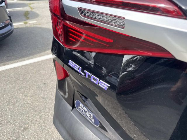 2022 Kia Seltos SX photo 3