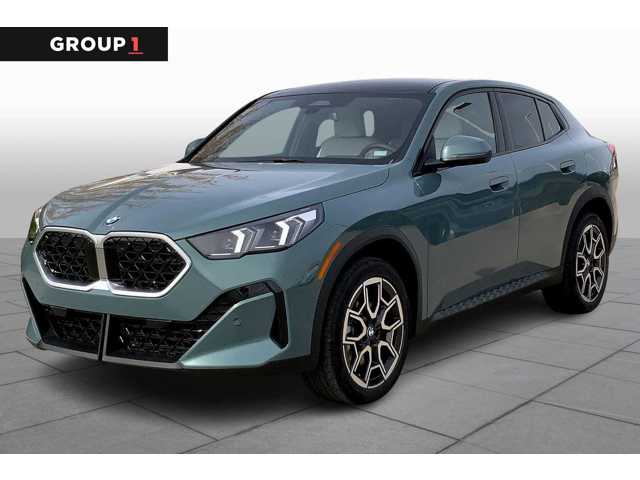 2026 BMW X2 28i's photo