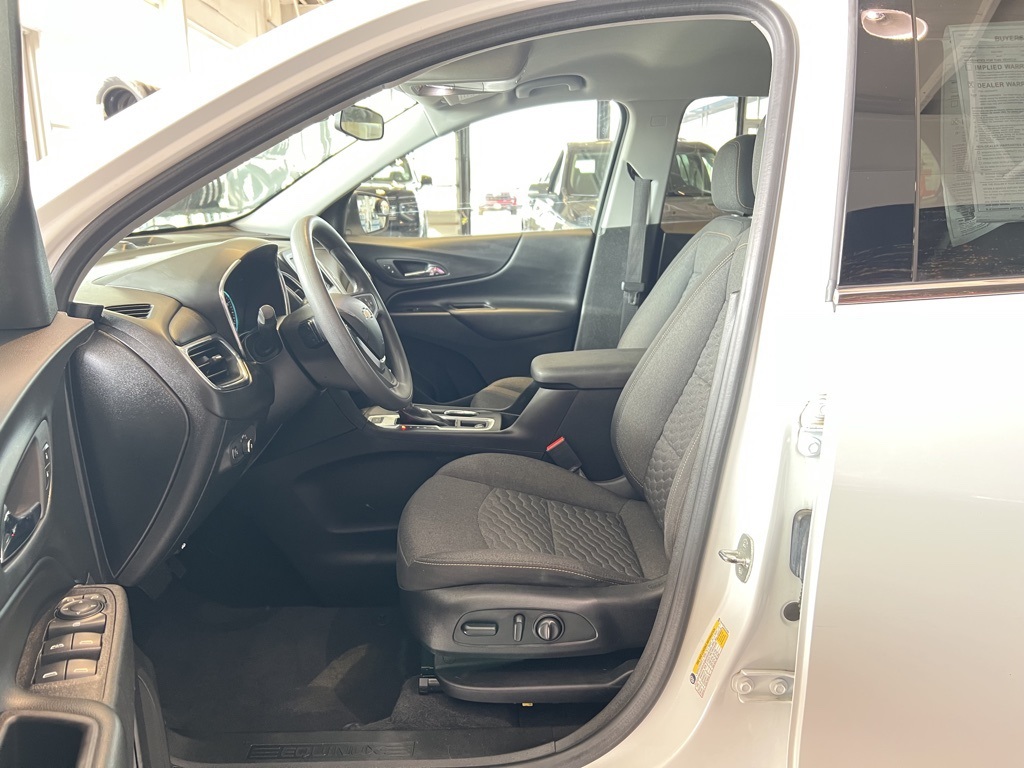 2020 Chevrolet Equinox LT photo 14