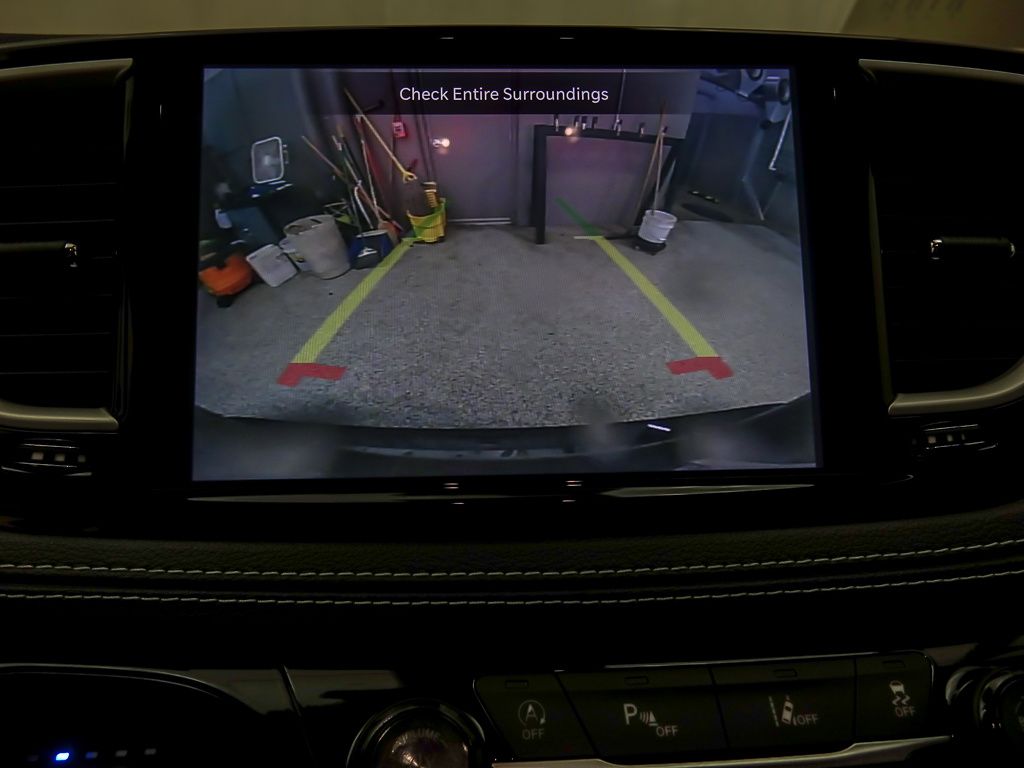 2021 Chrysler Pacifica Touring L photo 18