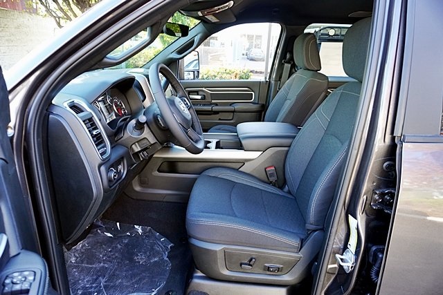 New 2026 Granite Crystal Metallic Clear-Coat Exterior Paint RAM Big Horn image 21