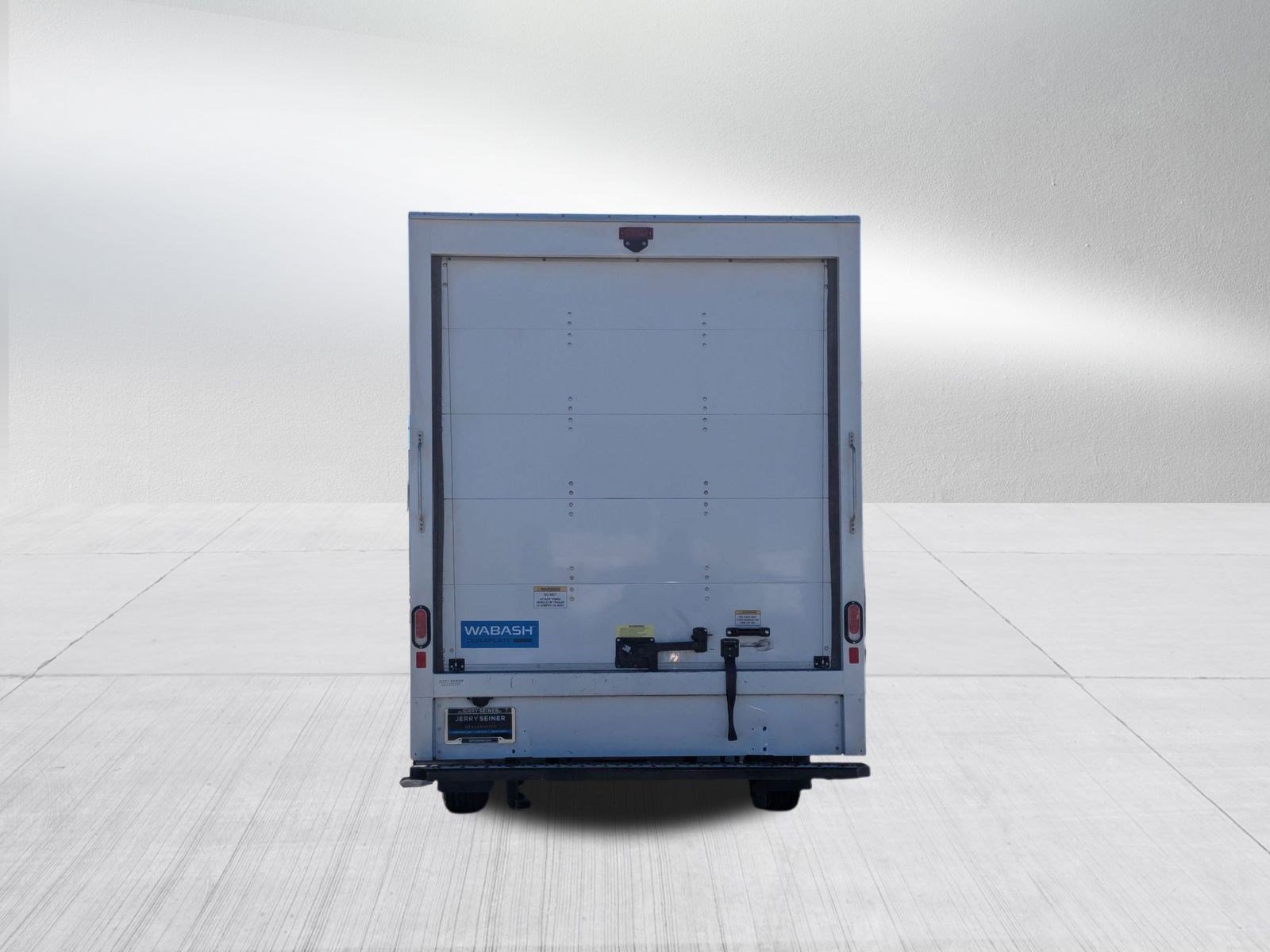 2023 Chevrolet Express Cutaway 3500 photo 4