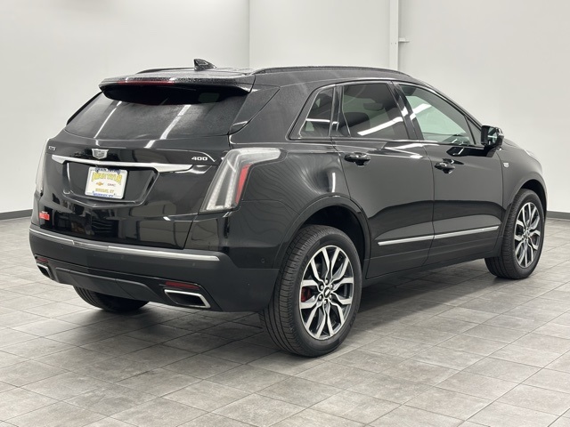 2022 Cadillac XT5 Sport photo 2