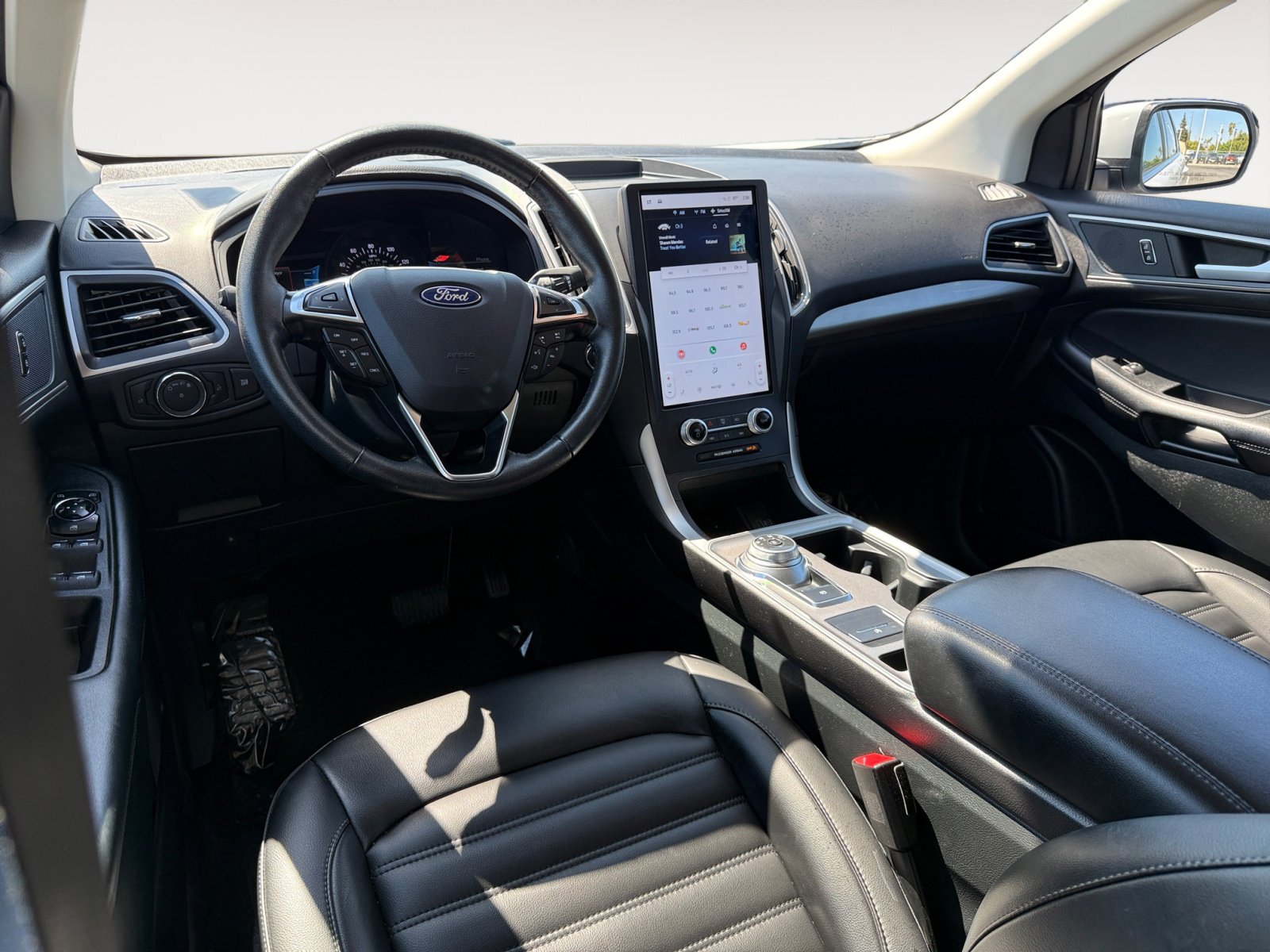 2024 Ford Edge SEL photo 15