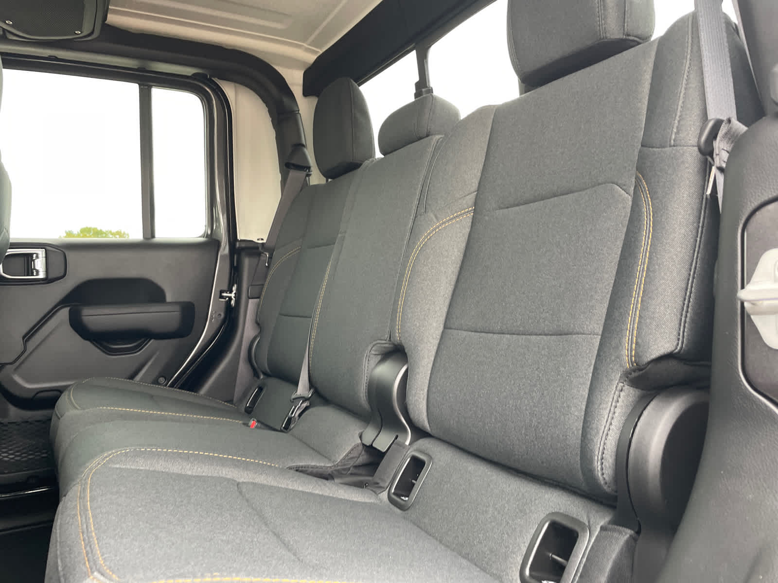 2025 Jeep Gladiator Sport S photo 12