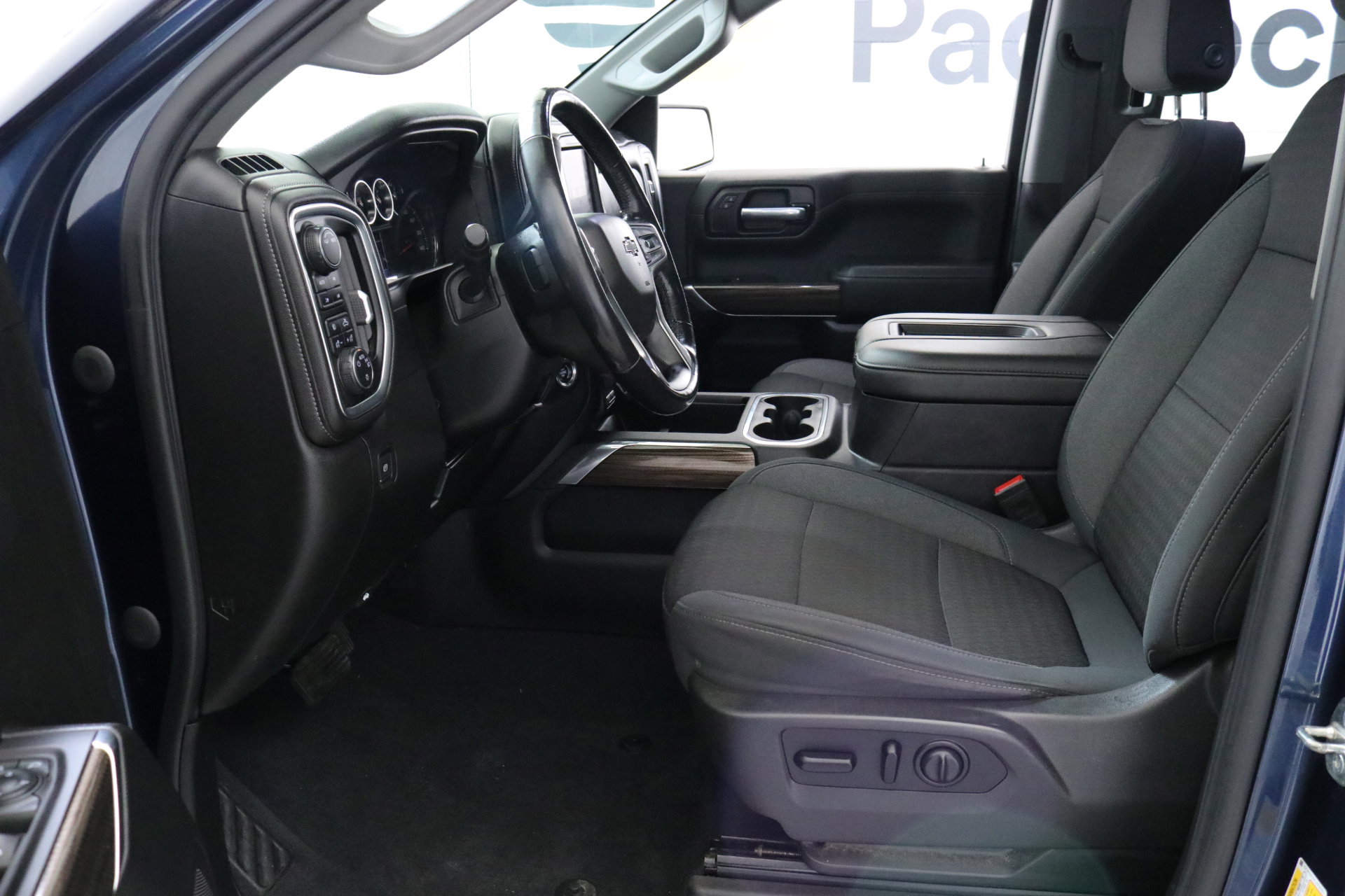 2020 Chevrolet Silverado 1500 RST photo 24