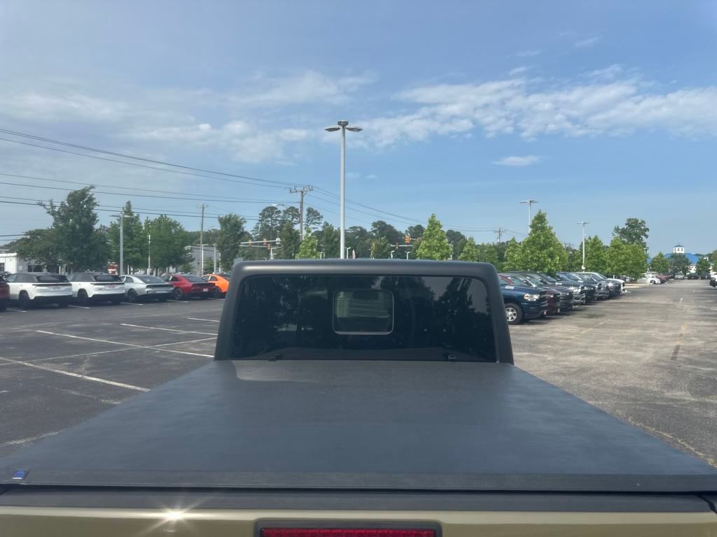 2025 Jeep Gladiator Willys photo 14