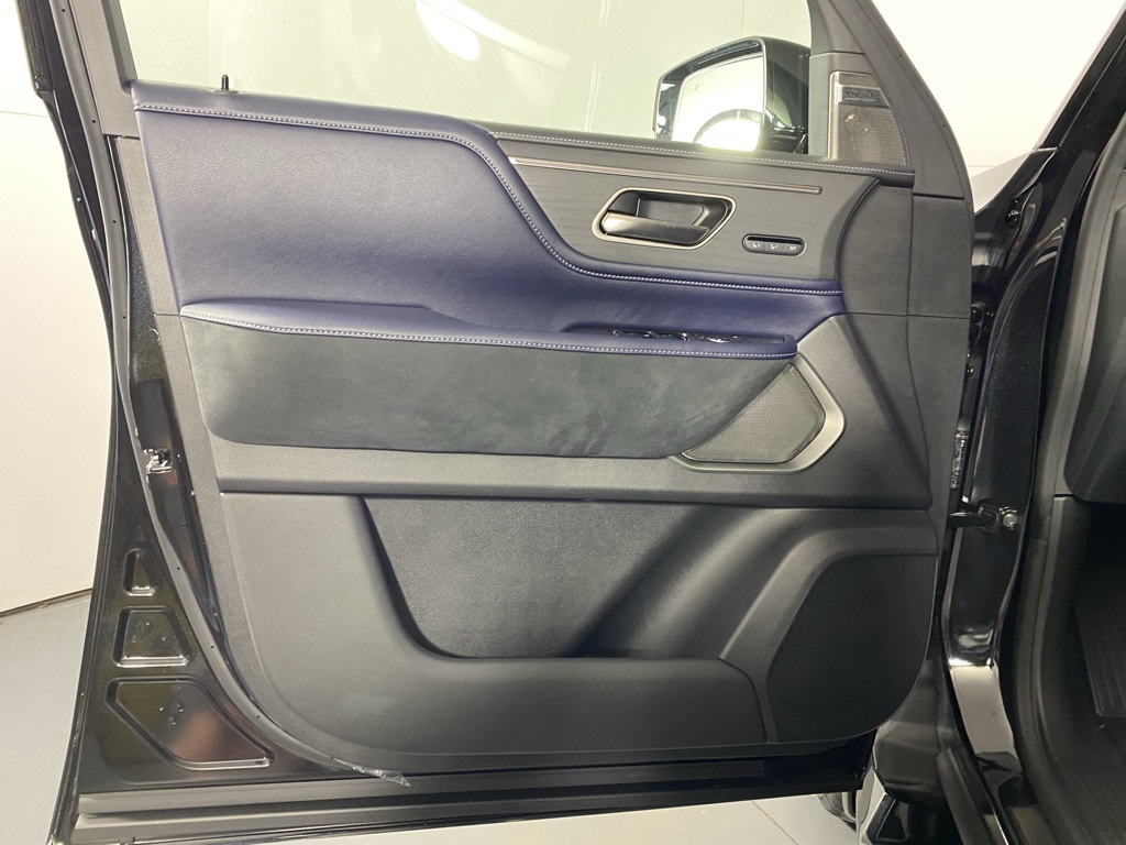 2026 Infiniti QX80 Sensory photo 23