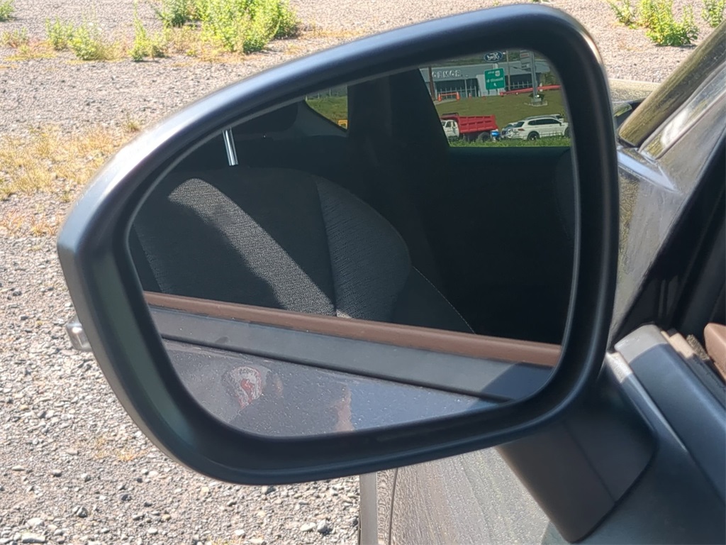 2021 Nissan Rogue SV photo 10
