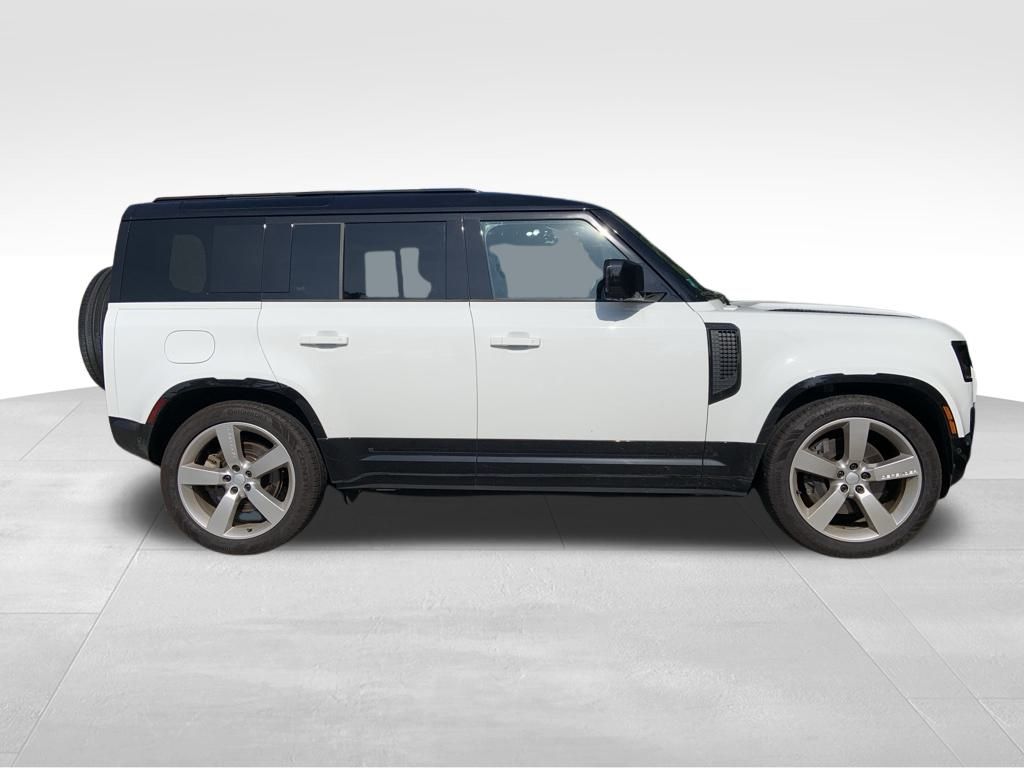 2025 Land Rover Defender 110 X-Dynamic SE photo 4