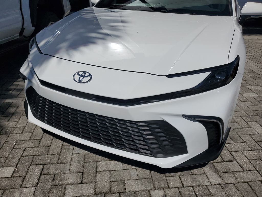 2025 Toyota Camry SE photo 10