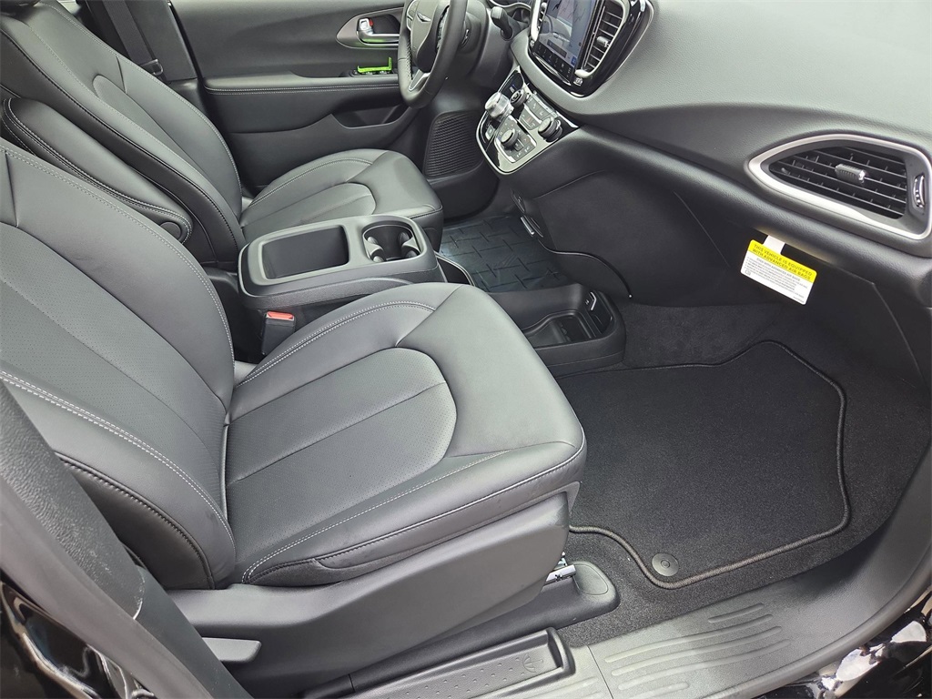 2026 Chrysler Voyager LX photo 37