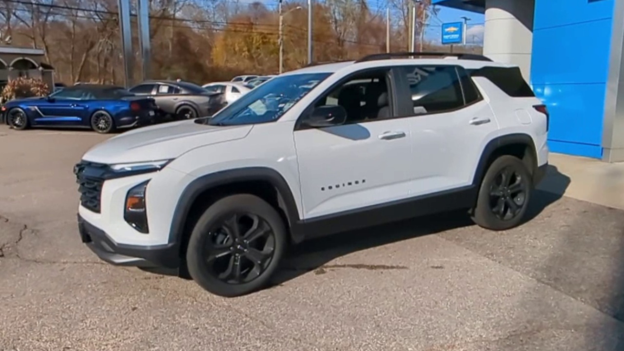 2025 Chevrolet Equinox LT photo 27